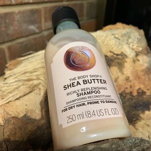 The Body Shop Shea Butter Replenishing Shampoo